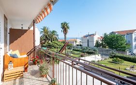 Sea View Apartment Ana